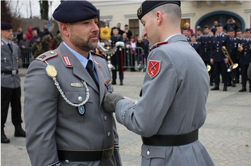 Vereidigung auf dem Markt