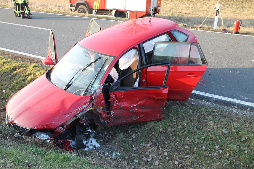 Sechs Menschen bei Unfall verletzt