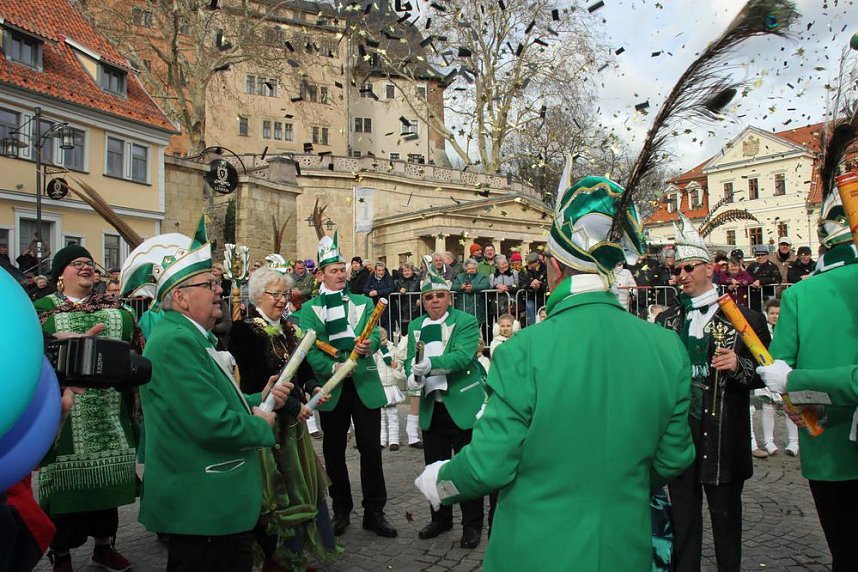 Rosenmontagsumzug nass gemacht