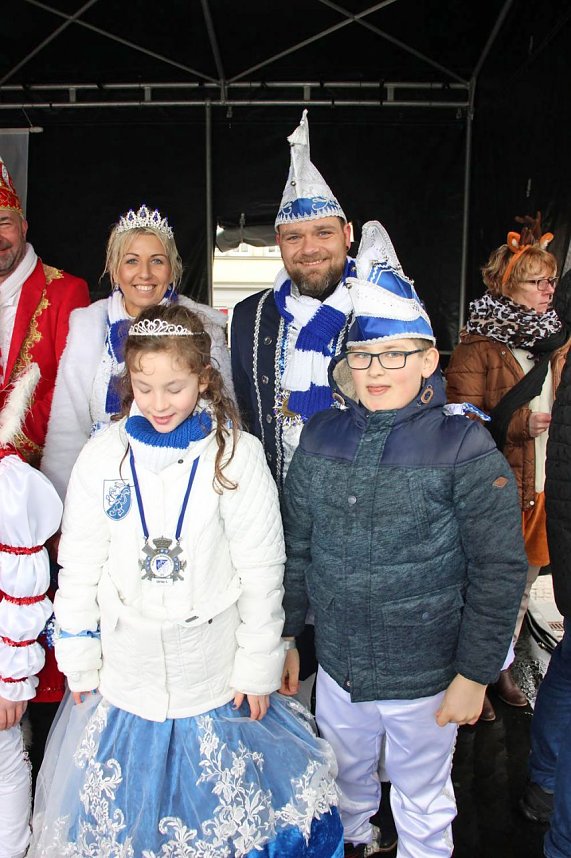 Rosenmontagsumzug nass gemacht