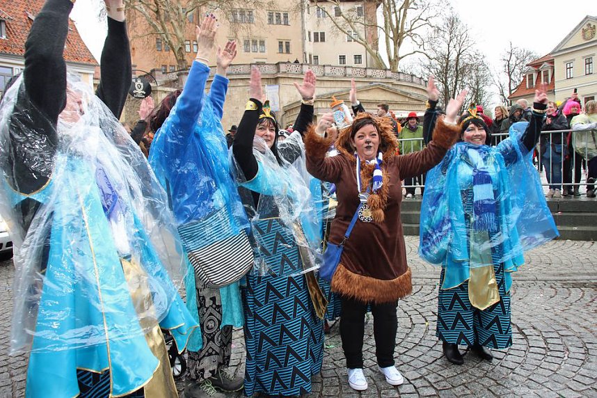 Rosenmontagsumzug nass gemacht