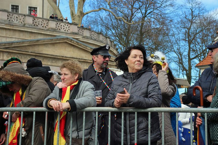 Rosenmontagsumzug nass gemacht