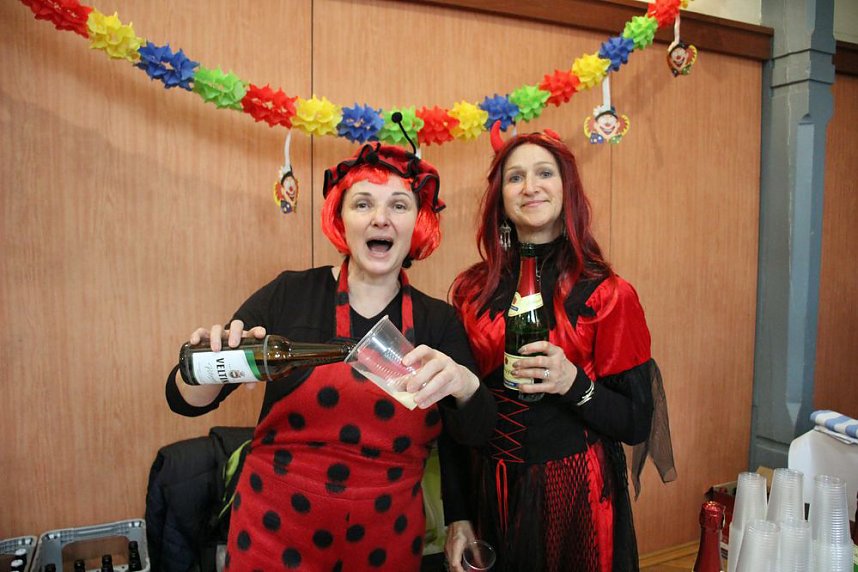 Rosenmontagsumzug nass gemacht