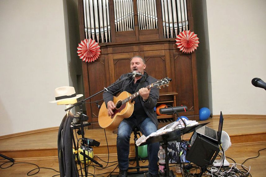 Rosenmontagsumzug nass gemacht