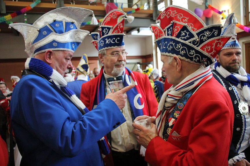 Rosenmontagsumzug nass gemacht