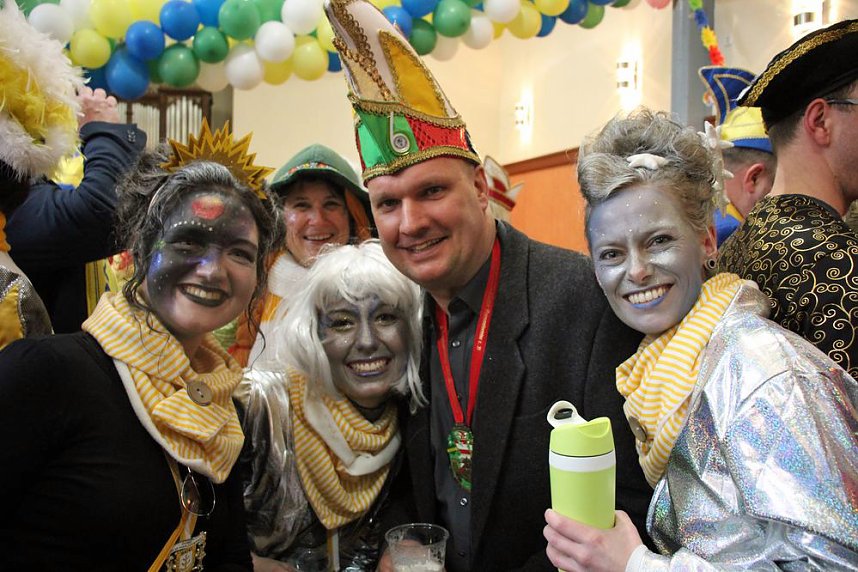 Rosenmontagsumzug nass gemacht