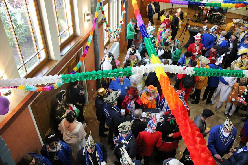 Rosenmontagsumzug nass gemacht