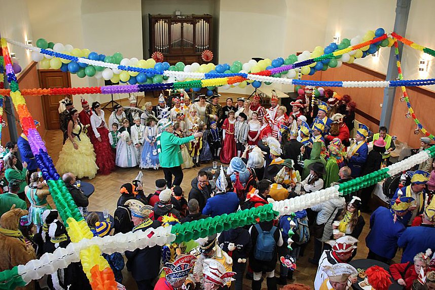 Rosenmontagsumzug nass gemacht