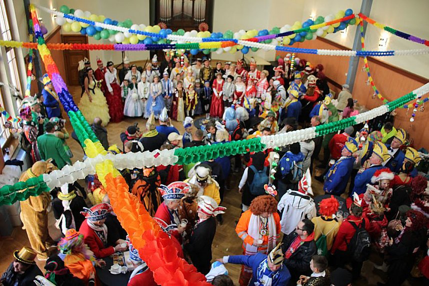 Rosenmontagsumzug nass gemacht