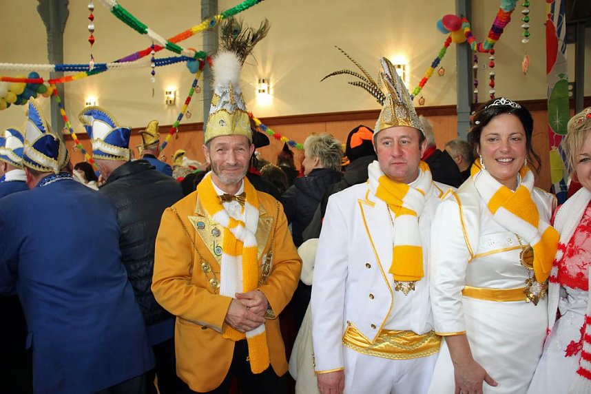 Rosenmontagsumzug nass gemacht