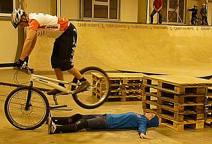 "Bikes in Motion" in der Skaterhalle Sondershausen