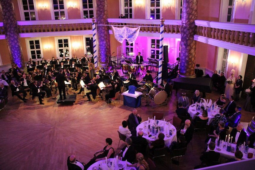 Venezianischer Maskenball