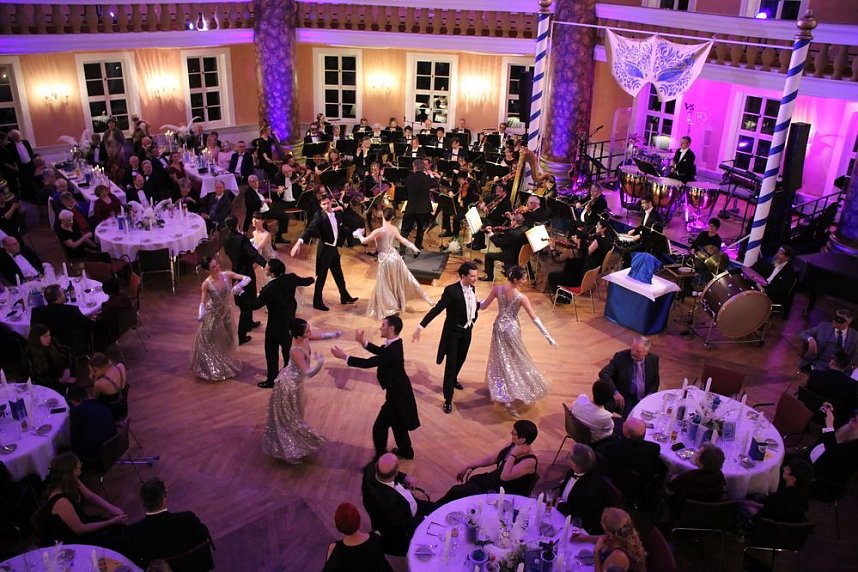 Venezianischer Maskenball