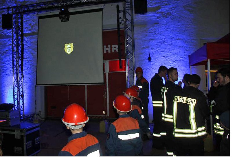 Freiwillige Feuerwehr pr&auml;sentierte HLF20