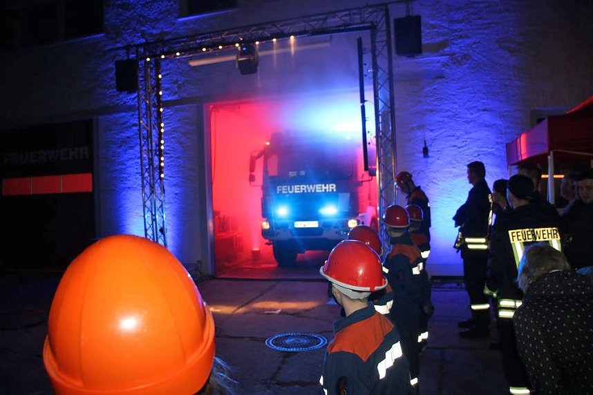 Freiwillige Feuerwehr pr&auml;sentierte HLF20