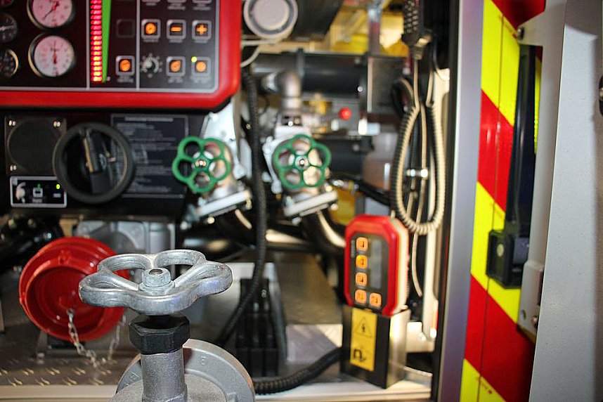 Freiwillige Feuerwehr pr&auml;sentierte HLF20