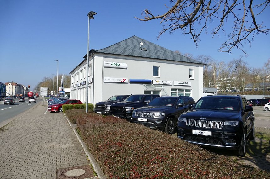 Umgezogen: Jeep in der Halleschen Stra&szlig;e 102