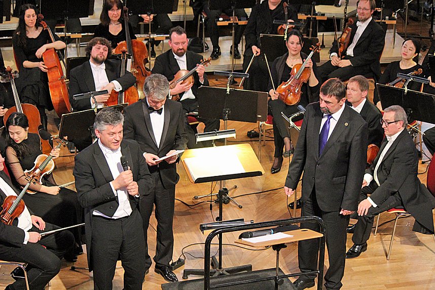 Zum Ehrenmitglied ernannt