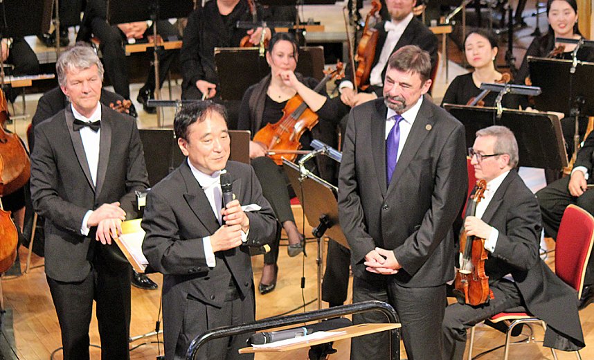 Zum Ehrenmitglied ernannt