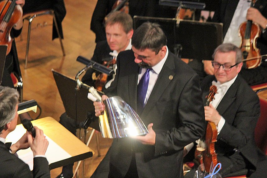 Zum Ehrenmitglied ernannt