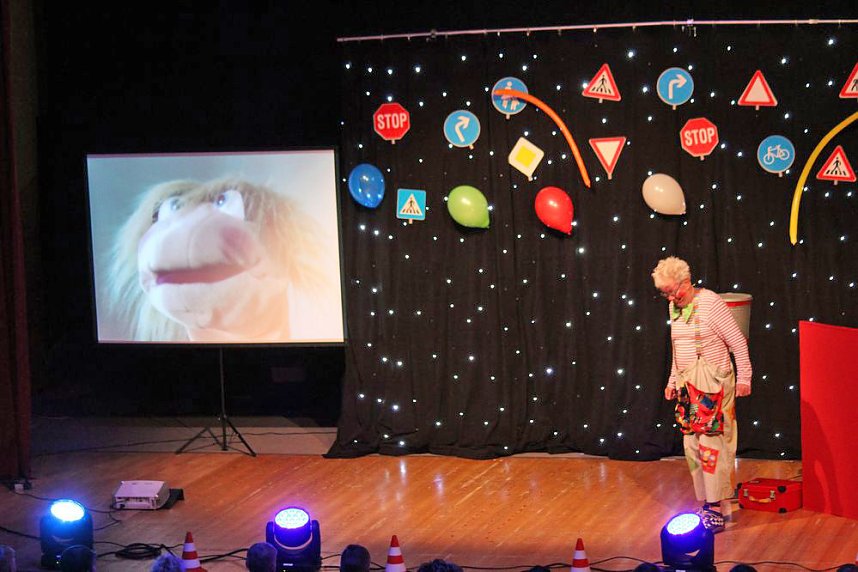 Mit Clown Hajo f&uuml;r mehr Sicherheit