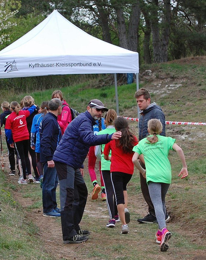 Gl&uuml;ckliche Sieger beim Crosslauf der Schulen