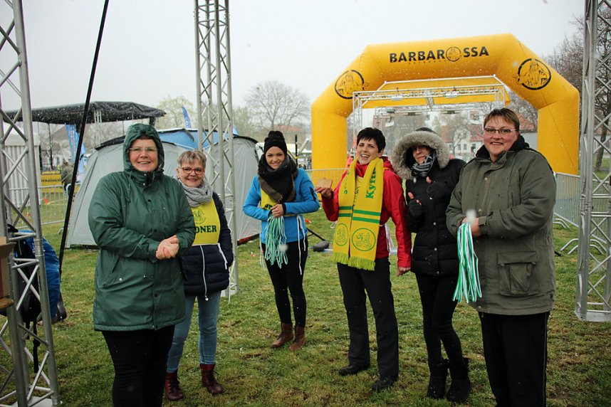 Schnee und K&auml;lte beim Kyffh&auml;usder Berglauf