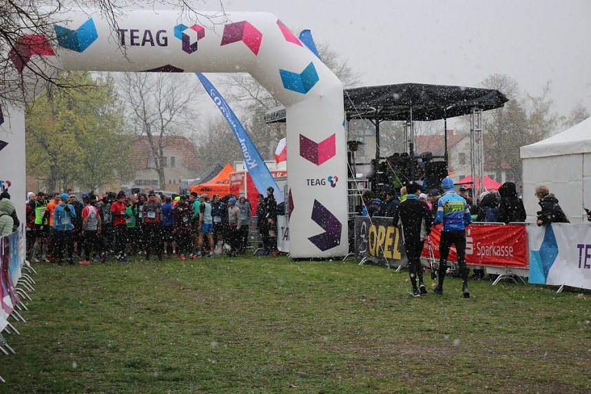 Schnee und K&auml;lte beim Kyffh&auml;usder Berglauf