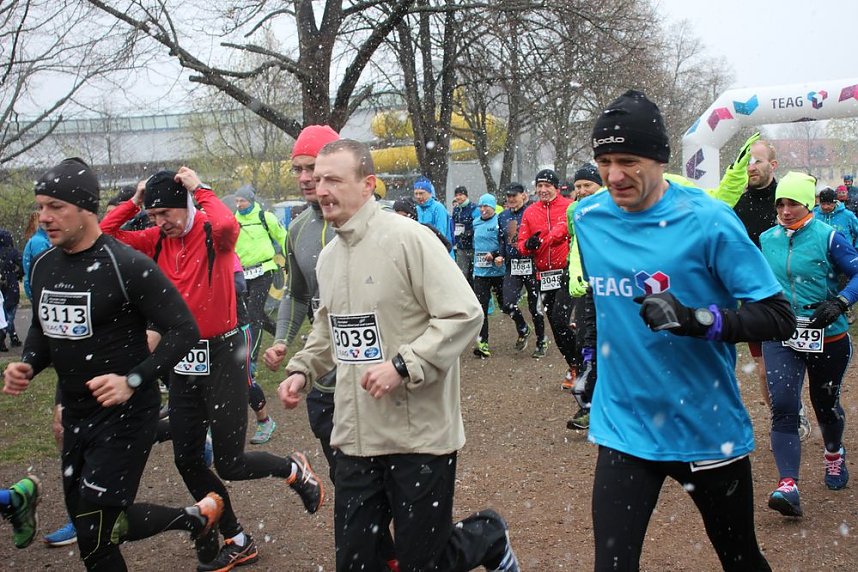 Schnee und K&auml;lte beim Kyffh&auml;usder Berglauf