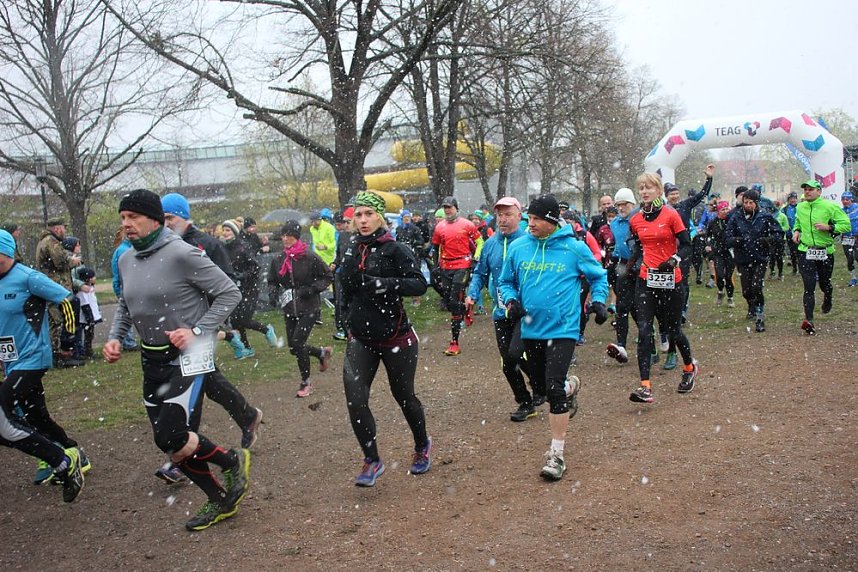Schnee und K&auml;lte beim Kyffh&auml;usder Berglauf