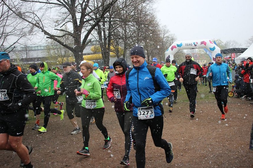 Schnee und K&auml;lte beim Kyffh&auml;usder Berglauf