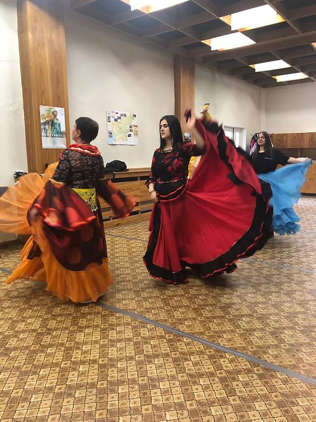 Ein neues Theatertanzst&uuml;ck der Kulturgruppe Kontakt" steht!