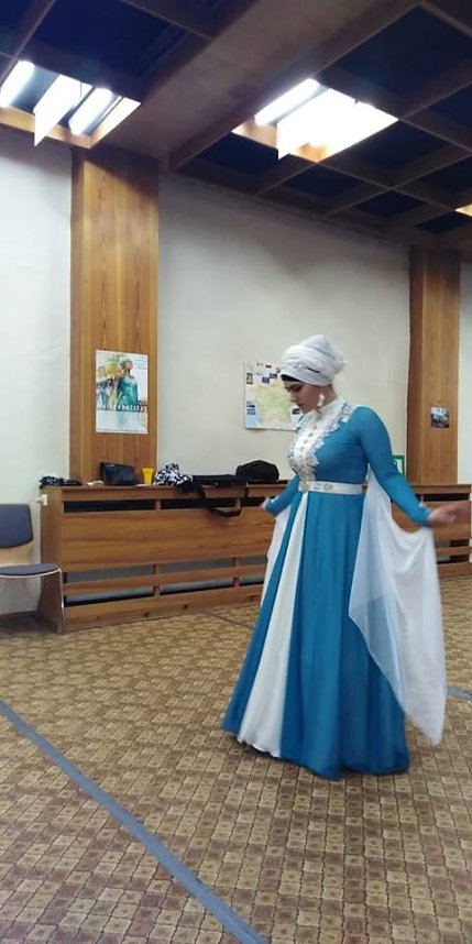 Ein neues Theatertanzst&uuml;ck der Kulturgruppe Kontakt" steht!