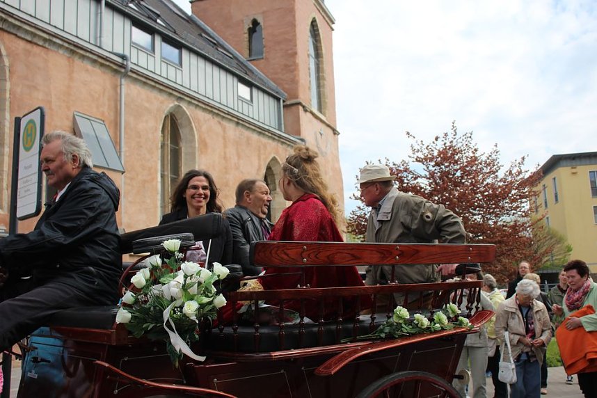 1. Sondersh&auml;user Blutbuchen�K&ouml;nigin gekr&ouml;nt