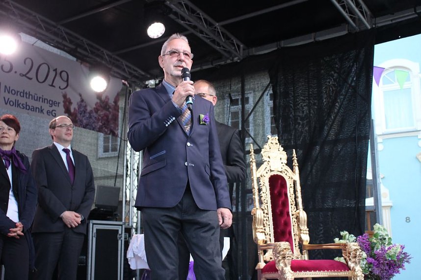 27. Fliederfest er&ouml;ffnet - Verabschiedung Fliederk&ouml;nigin