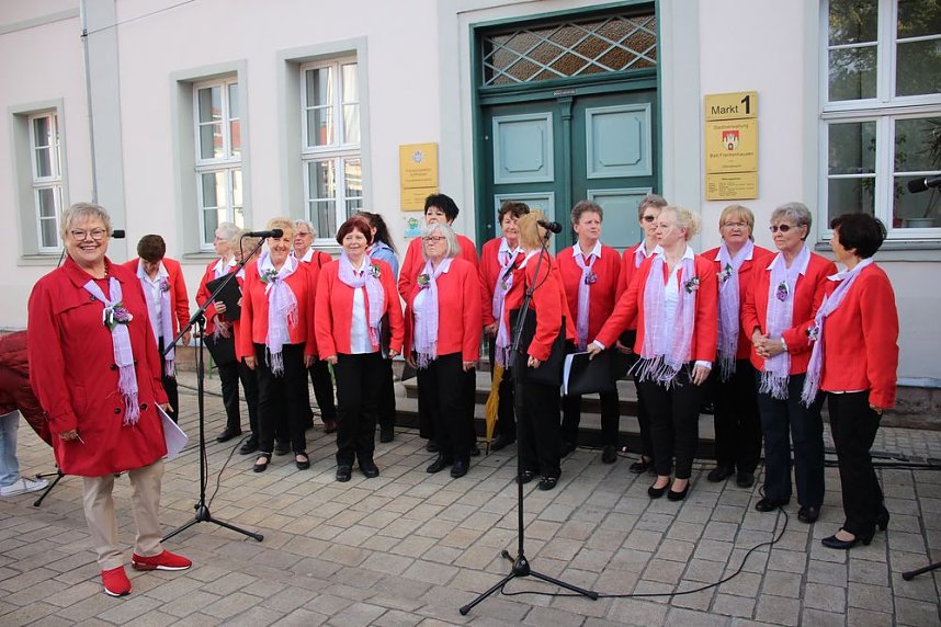 27. Fliederfest er&ouml;ffnet - Verabschiedung Fliederk&ouml;nigin