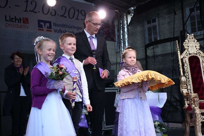 27. Fliederfest er&ouml;ffnet - Verabschiedung Fliederk&ouml;nigin