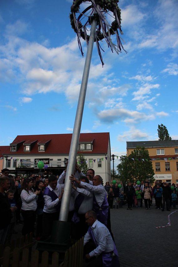 27. Fliederfest er&ouml;ffnet - Verabschiedung Fliederk&ouml;nigin