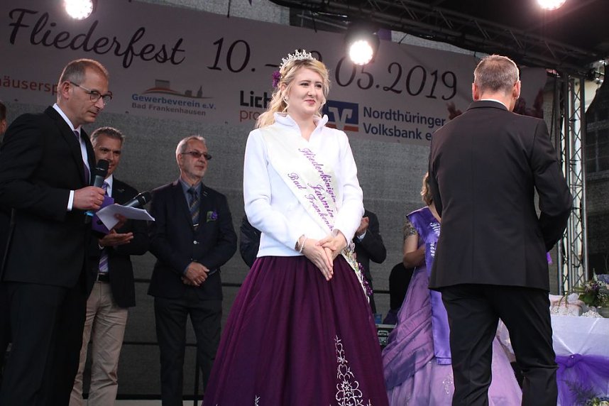 27. Fliederfest er&ouml;ffnet - Verabschiedung Fliederk&ouml;nigin