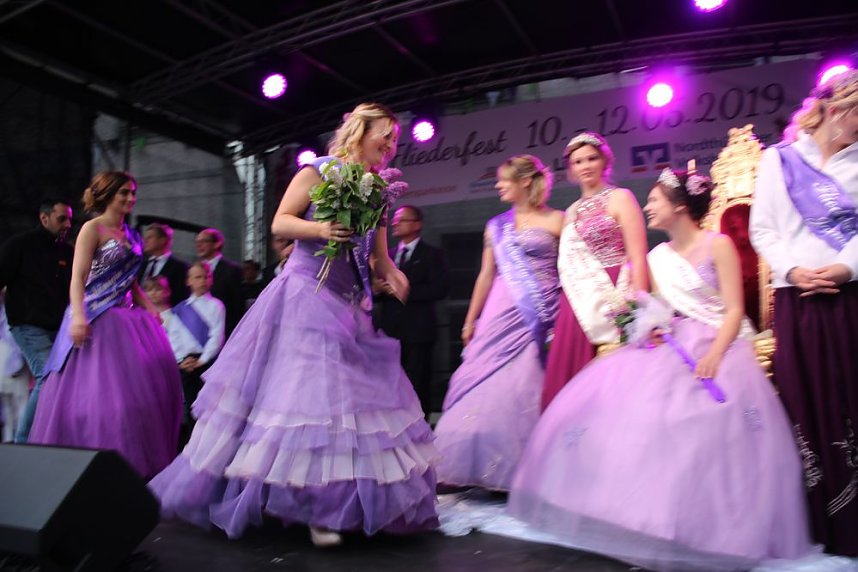 Neue Fliederk&ouml;nigin gekr&ouml;nt