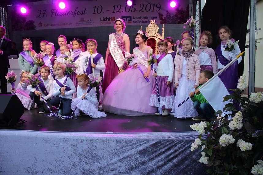 Neue Fliederk&ouml;nigin gekr&ouml;nt