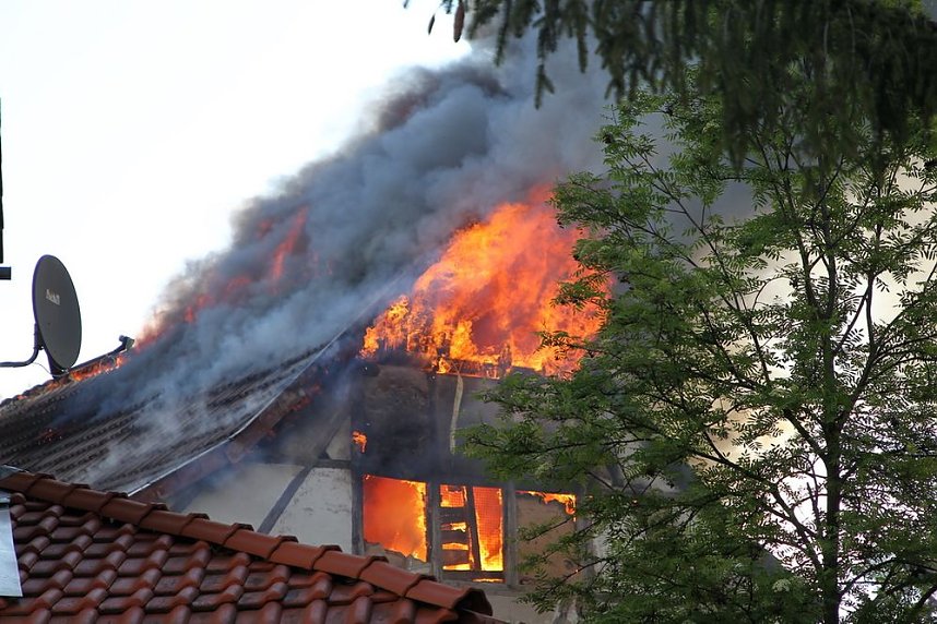 Scheunenbrand in Gro&szlig;furra