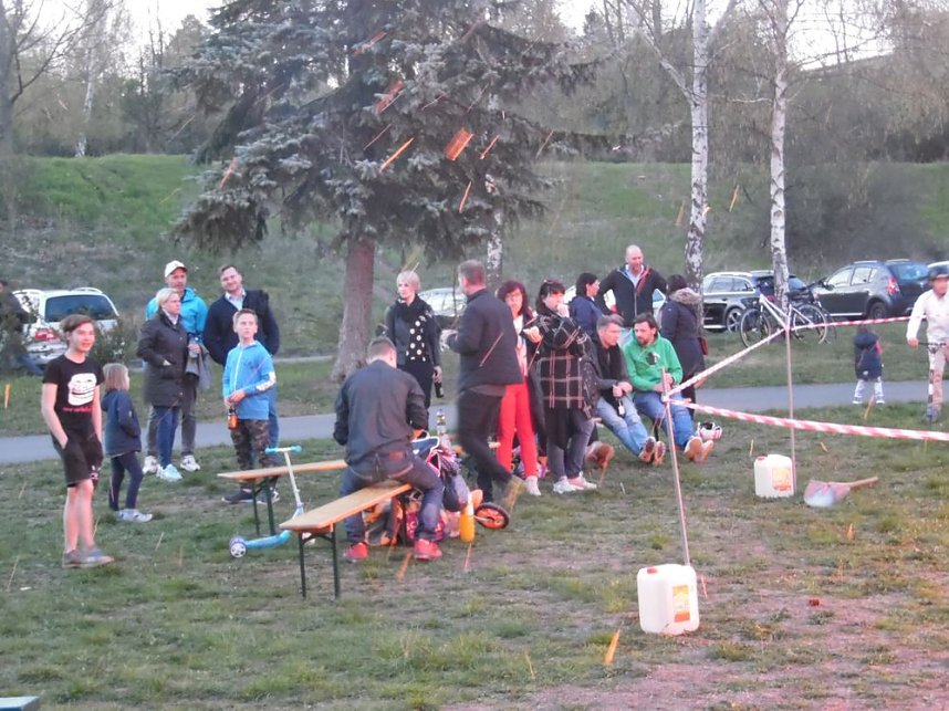 -Osterfeuer die Dritte-