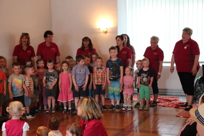 Kinderlachen im Regionalmuseum