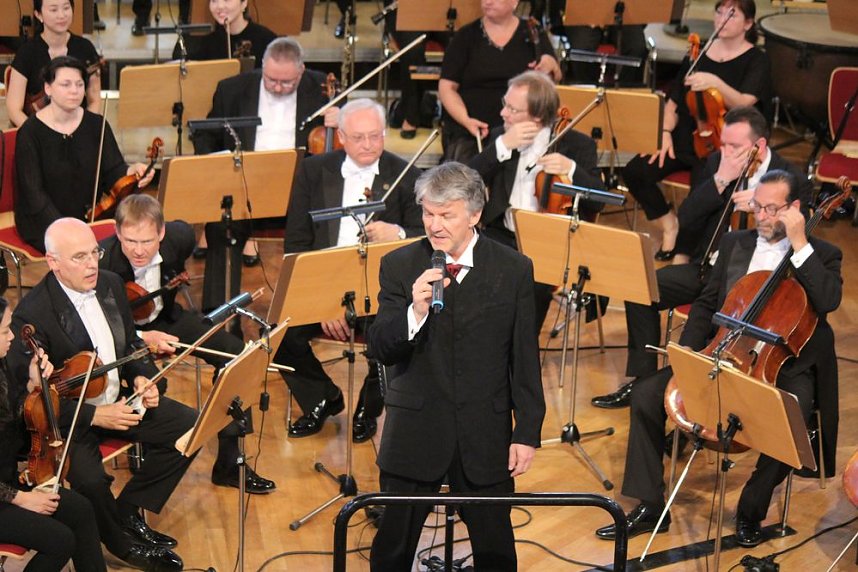 Grandiose Er&ouml;ffnung der Liszt-Biennale