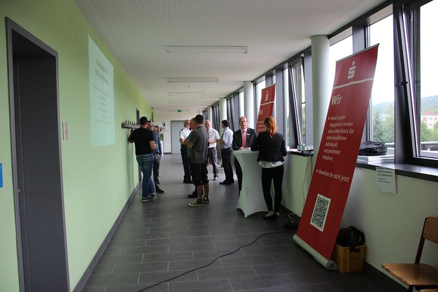 Erfolgreicher Aktionstag Schule trifft Wirtschaft�