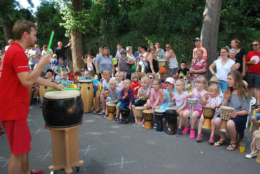 Tolle Stimmung zum  Stra&szlig;enfest