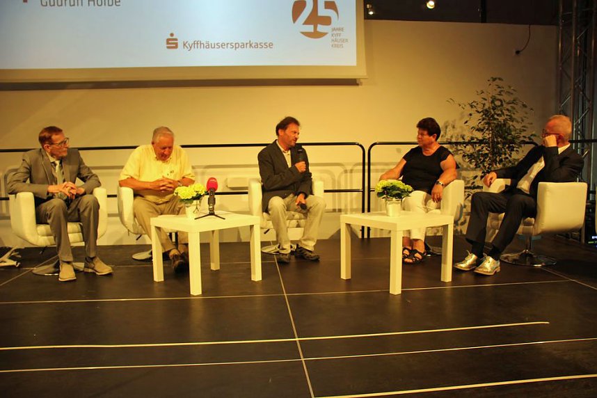 Lockere Gespr&auml;chsrunden zum Jubil&auml;um