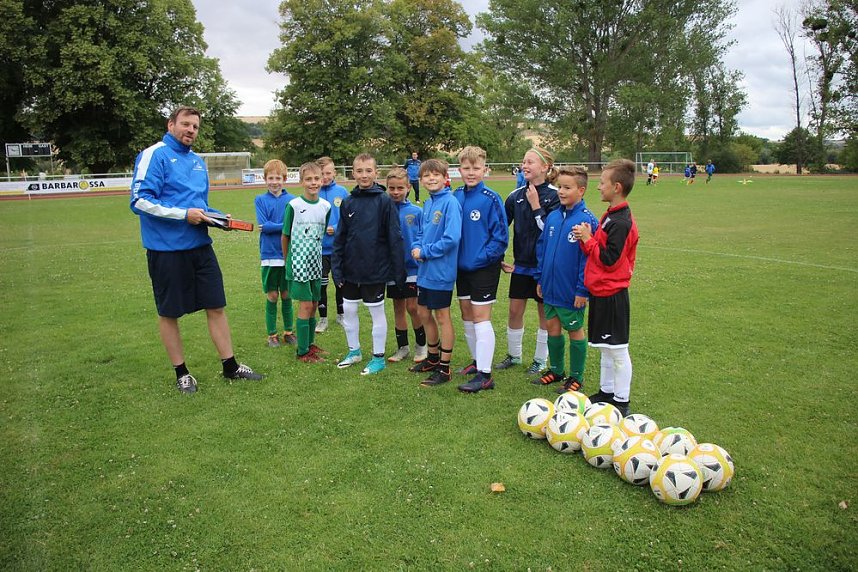 Fu&szlig;ballferienschule &ouml;ffnete Pforten
