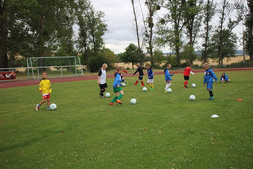 Fu&szlig;ballferienschule &ouml;ffnete Pforten